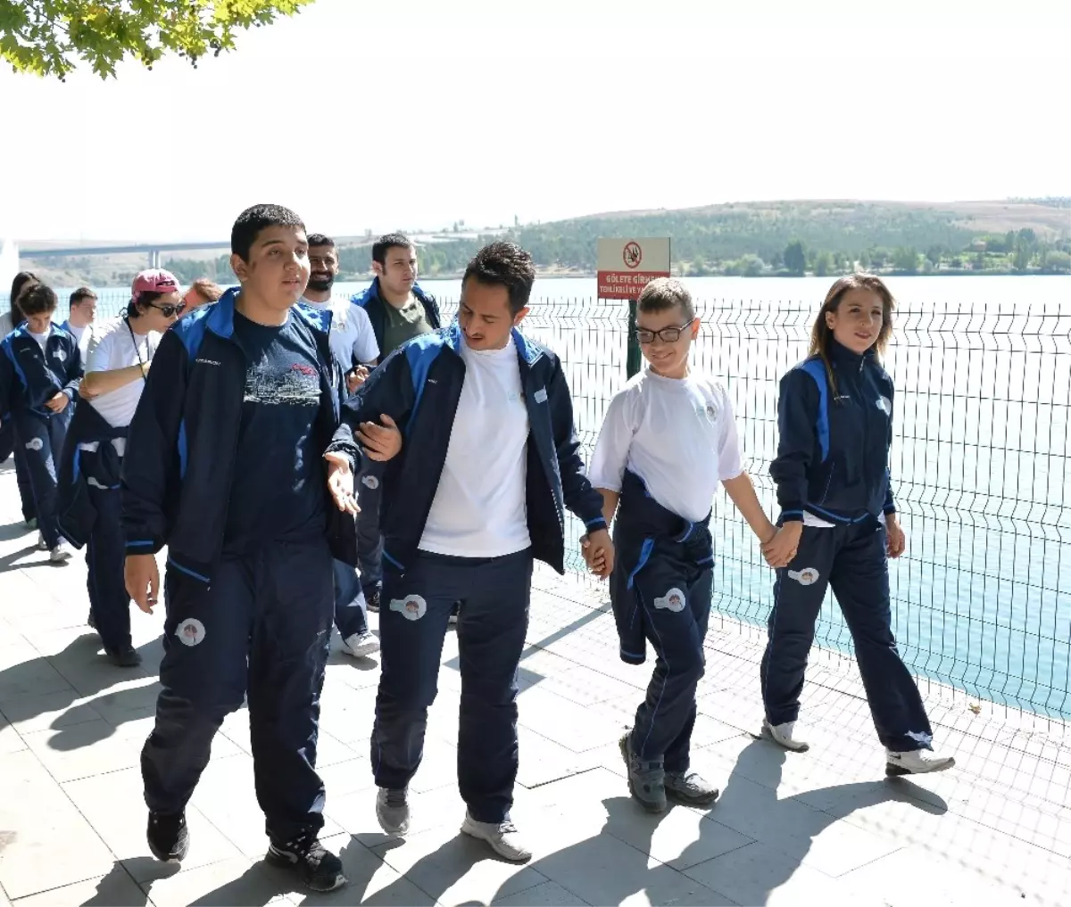 Otizmli Çocuklar Mavi Göl\'de Piknikte Buluştu