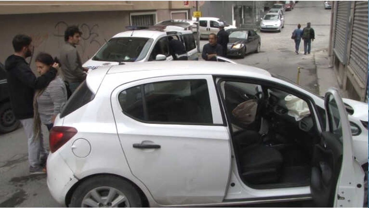 Şişli\'de Aracıyla Duvara Çarpan Sürücü Şok Yaşadı