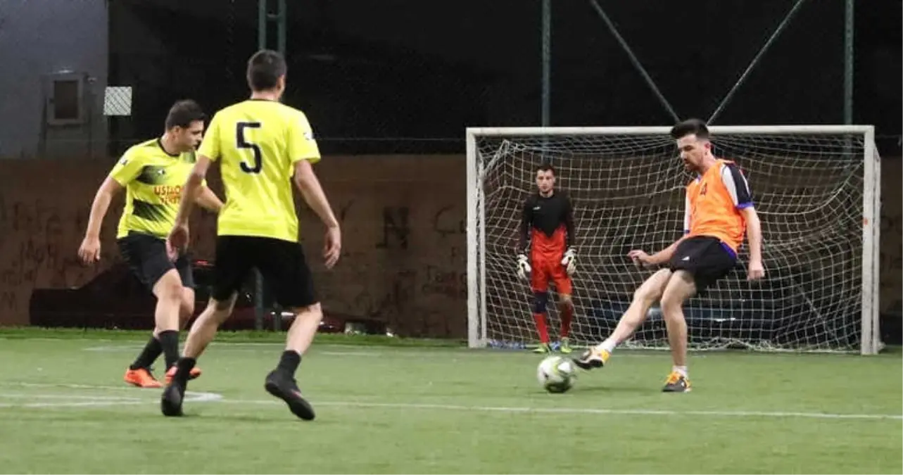 Pamukkale\'deki Futbol Turnuvasında Yarı Final Takımları Belli Oldu