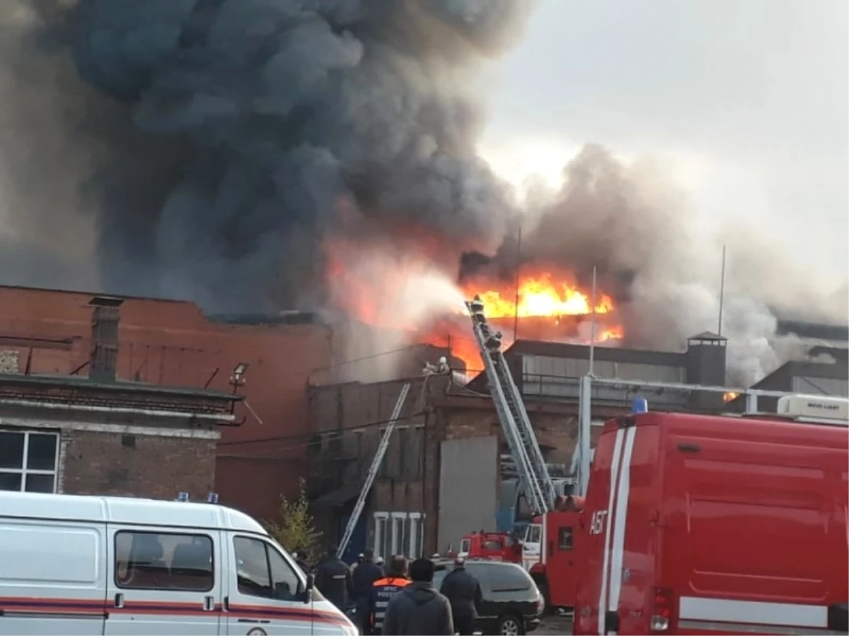 Rusya\'da Elektrik Santralinde Yangın: 1 İtfaiyeci Öldü