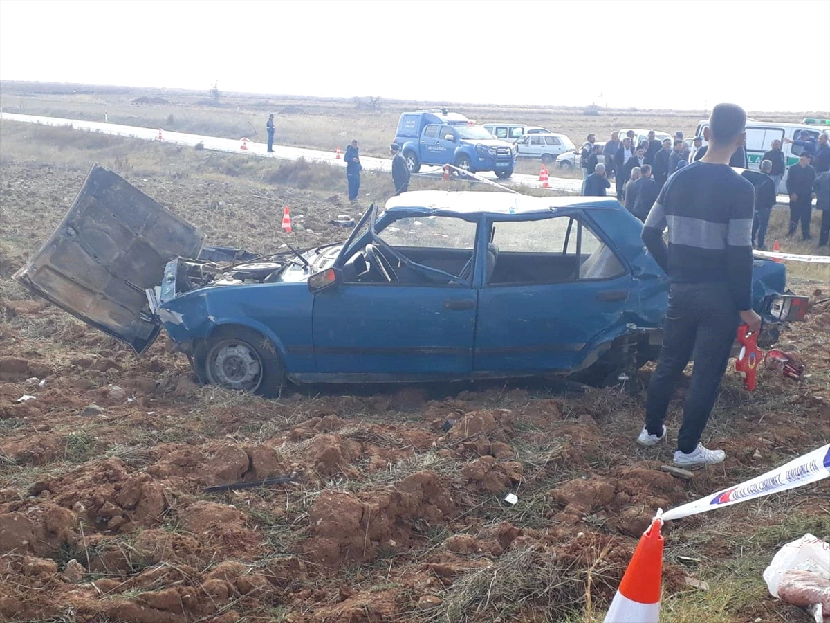 Afyonkarahisar\'da Devrilen Otomobilin Sürücüsü Öldü