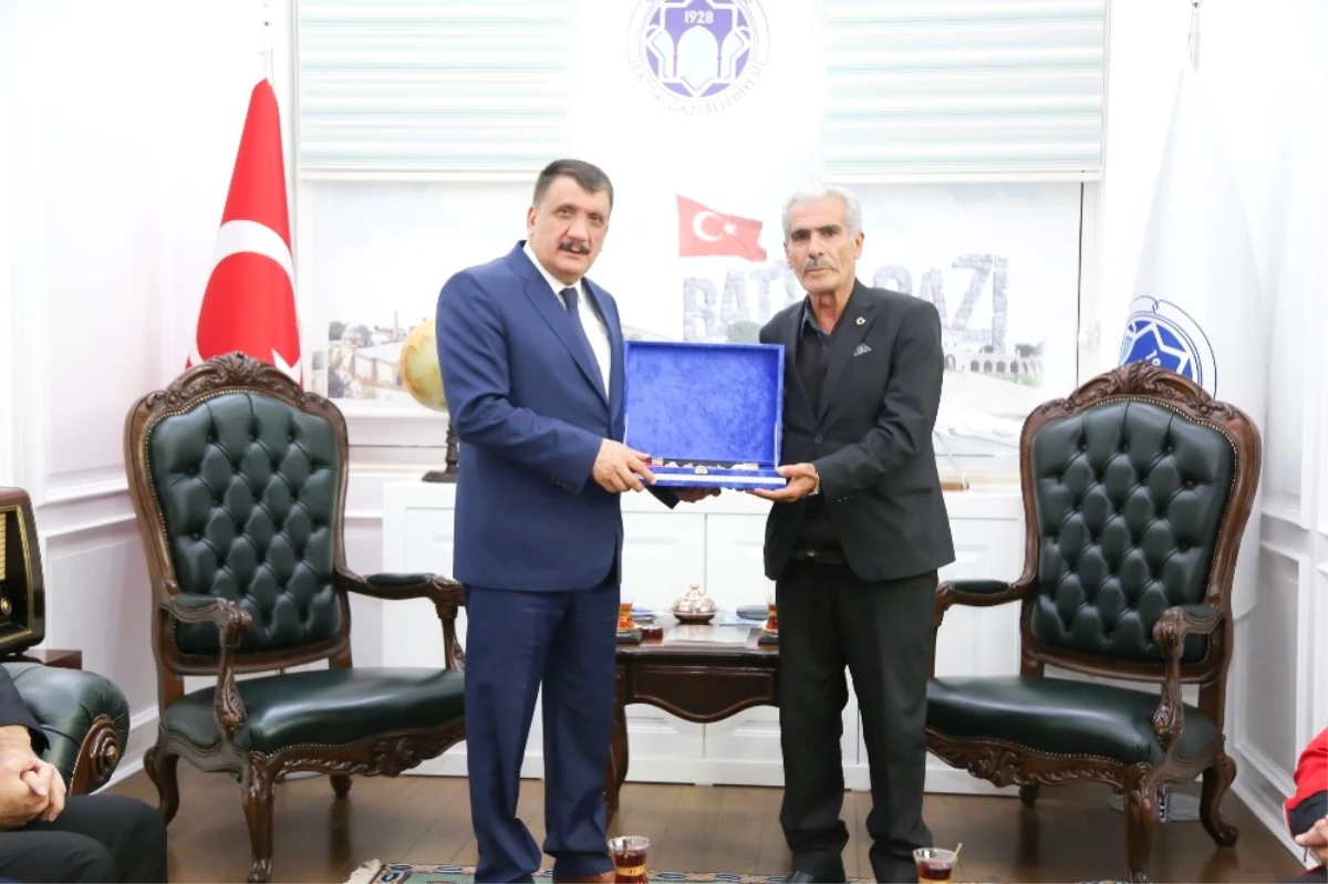 Başkan Gürkan, Şehit Fethi Sekin\'in Ailesini Ağırladı