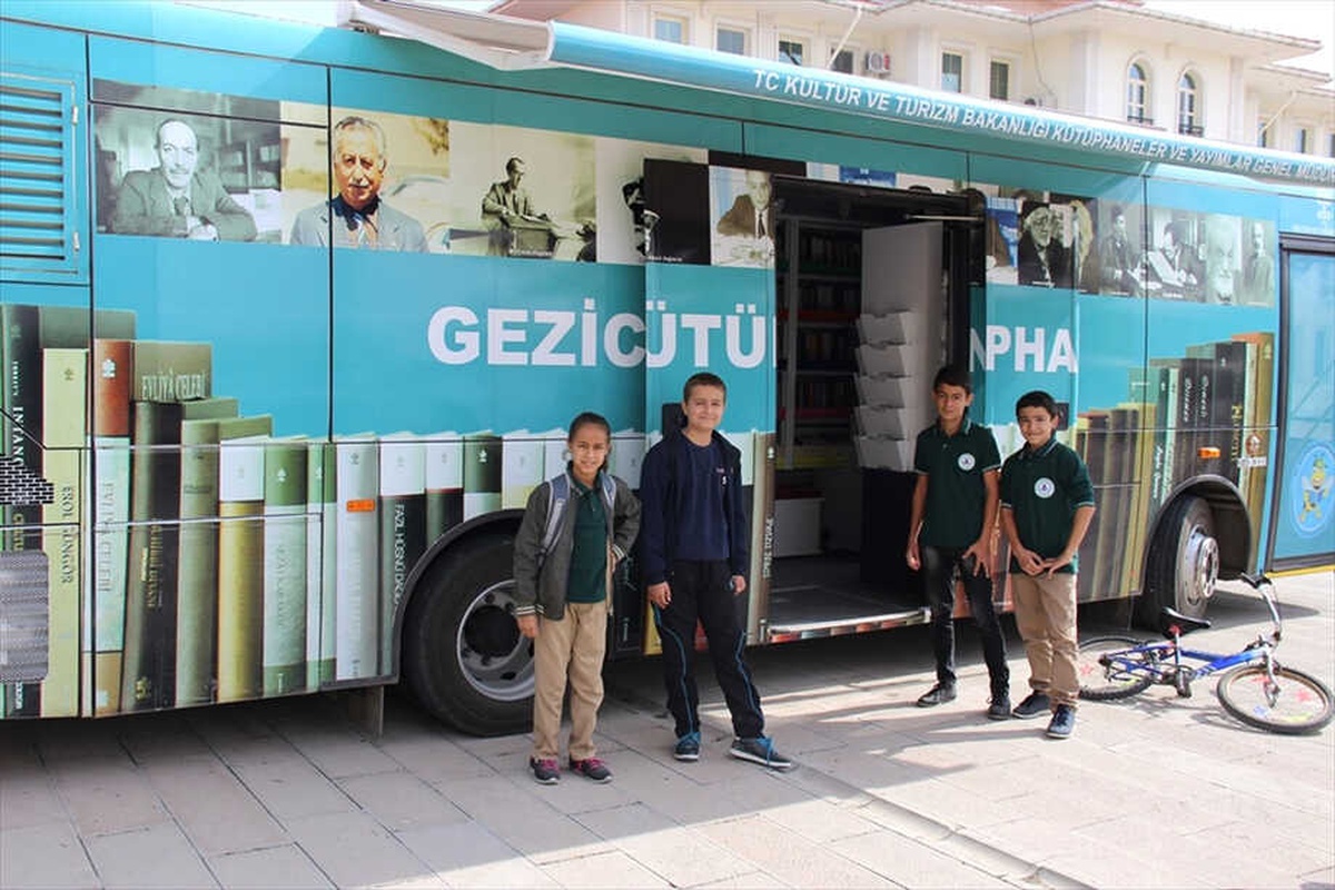 Eskil\'de Gezici Kütüphane Hizmete Girdi