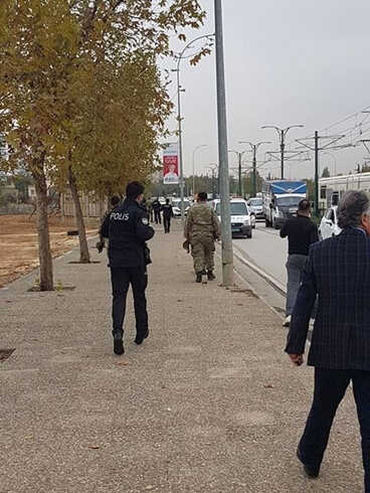 Gaziantep\'te Birliğinden Firar Eden Asker, Yanında Götürdüğü G3 Piyade Tüfeği ile Girdiği Bir Alış...