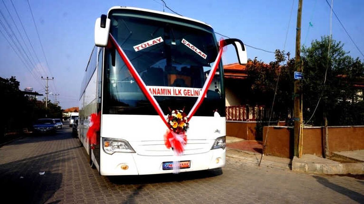 Gelin Almaya Süslediği Otobüsle Gitti