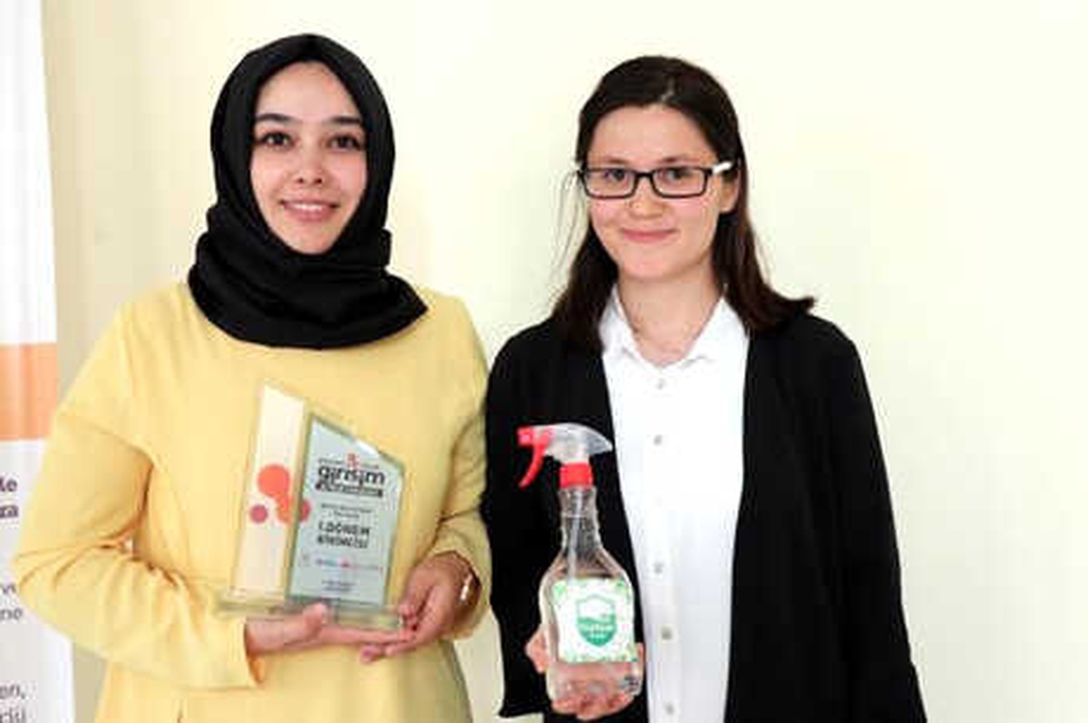Geliştirdikleri \'Biyojel\' ile Meyve ve Sebze İsrafı Önlenebilir