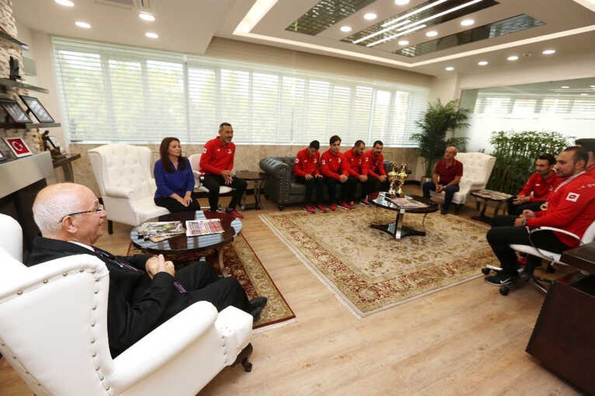 Gülen Gözler Kupalarıyla Yenimahalle\'de