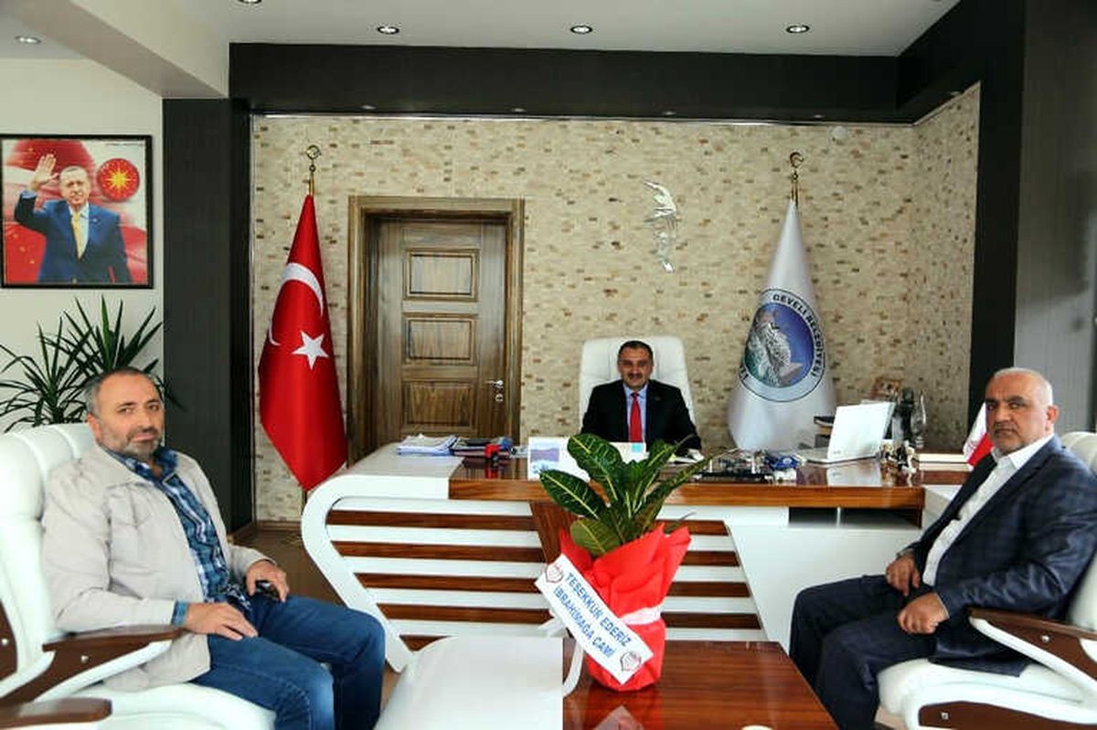 İbrahim Ağa Cami İmamlarından Başkan Cabbar\'a Teşekkür Ziyareti