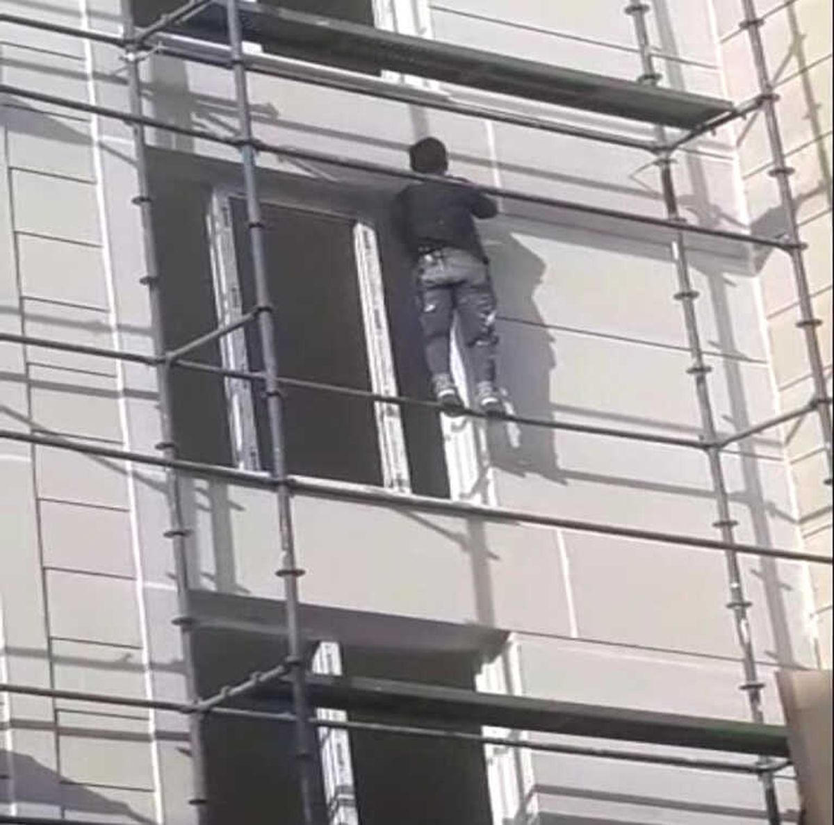 İnşaat İşçisinin Ölümle Dansı