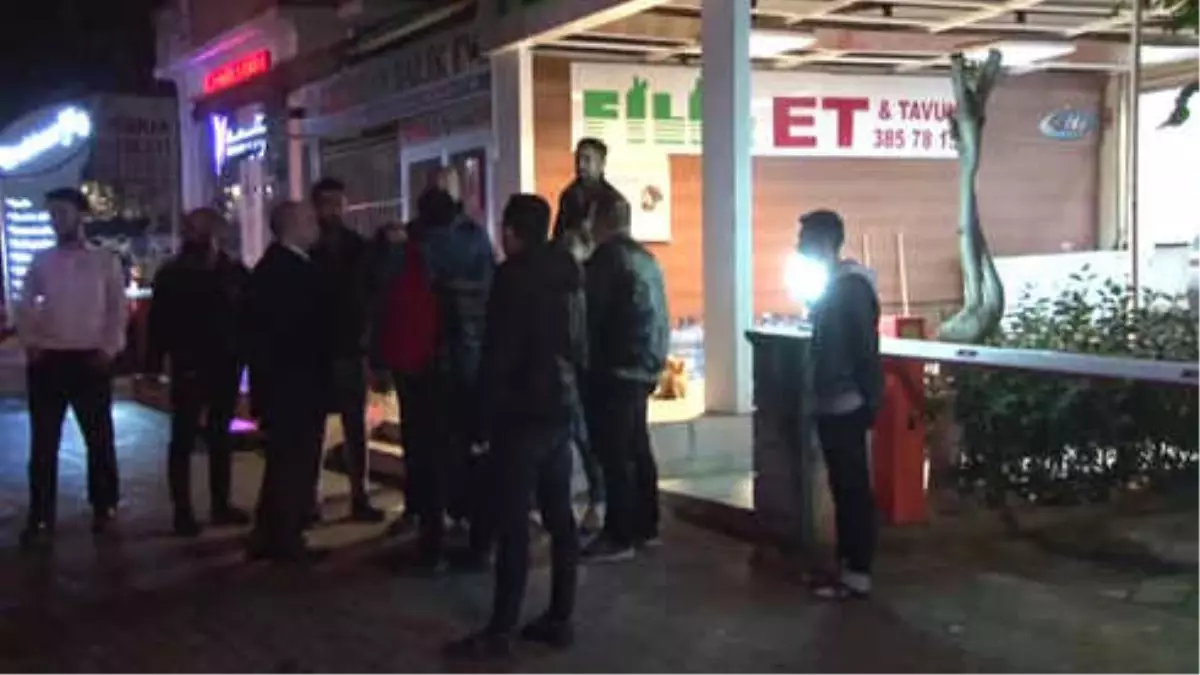 Kadıköy\'de Cezaevi Firarisi 11 Kişiyi Bıçakladı