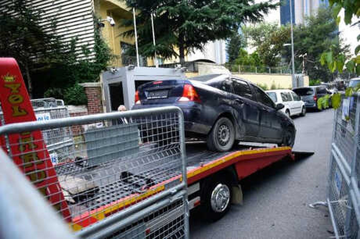 Konsolosluktaki Plakasız Araç Çekici ile Götürüldü