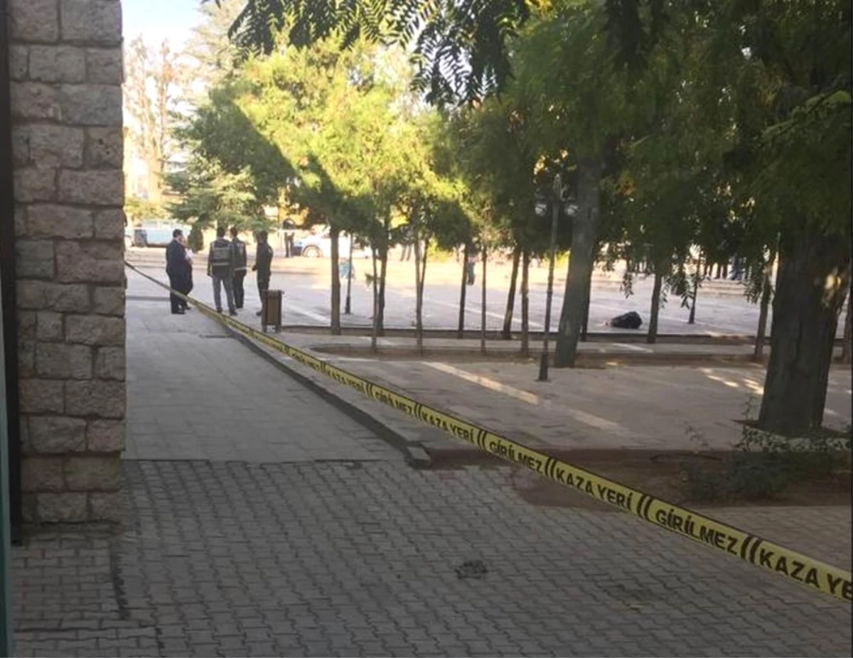 Konya\'nın Çumra İlçe Belediye Başkanı Mehmet Oğuz, Silahlı Saldırıya Uğradı.
