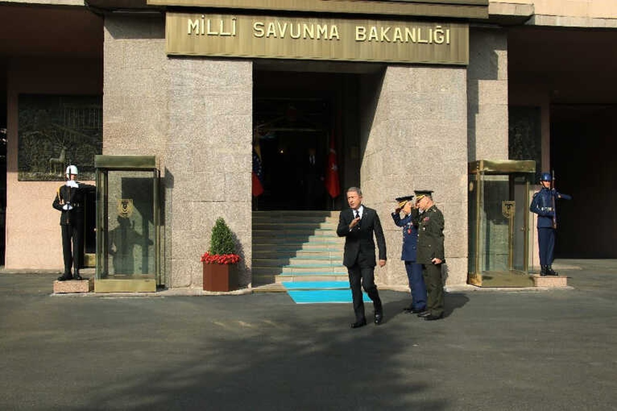 Milli Savunma Bakanı Akar, Venezuelalı Mevkidaşı ile Görüştü