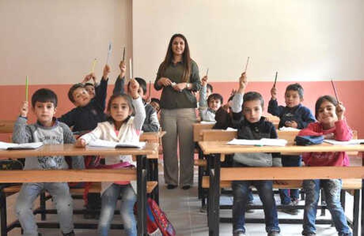 Öğretmen Geldi, Eğitim Başladı