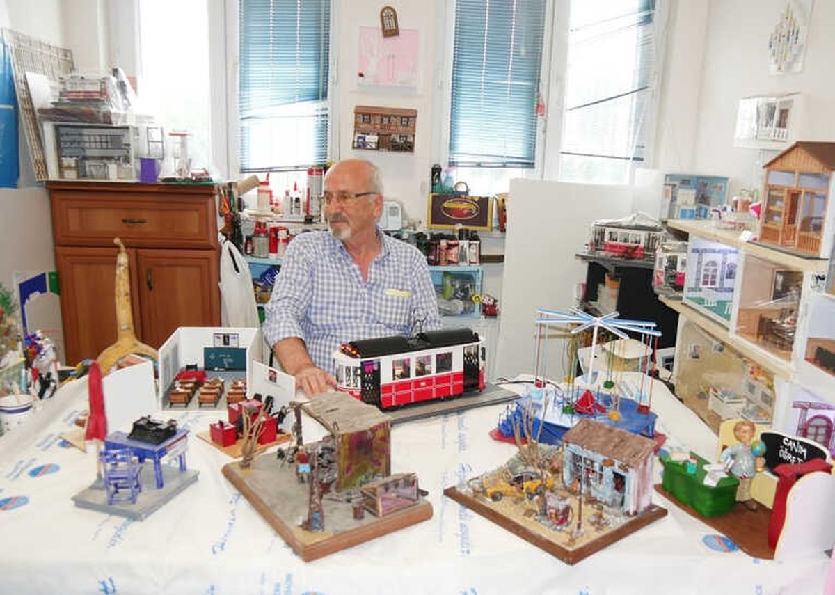 Atık Malzemelerden Birer Sanat Eseri Üretiyorlar