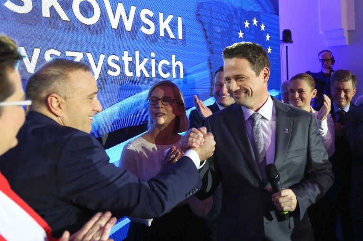 Polonya\'da Yerel Seçimlerin Galibi İktidar Partisi Pis