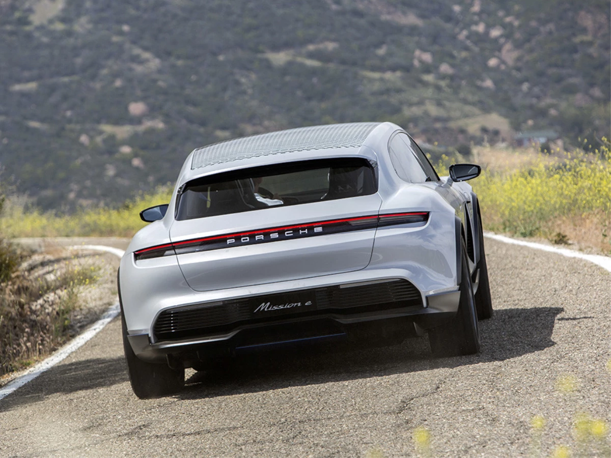 Porsche Mission E Cross Turismo Seri Üretime Geçiyor