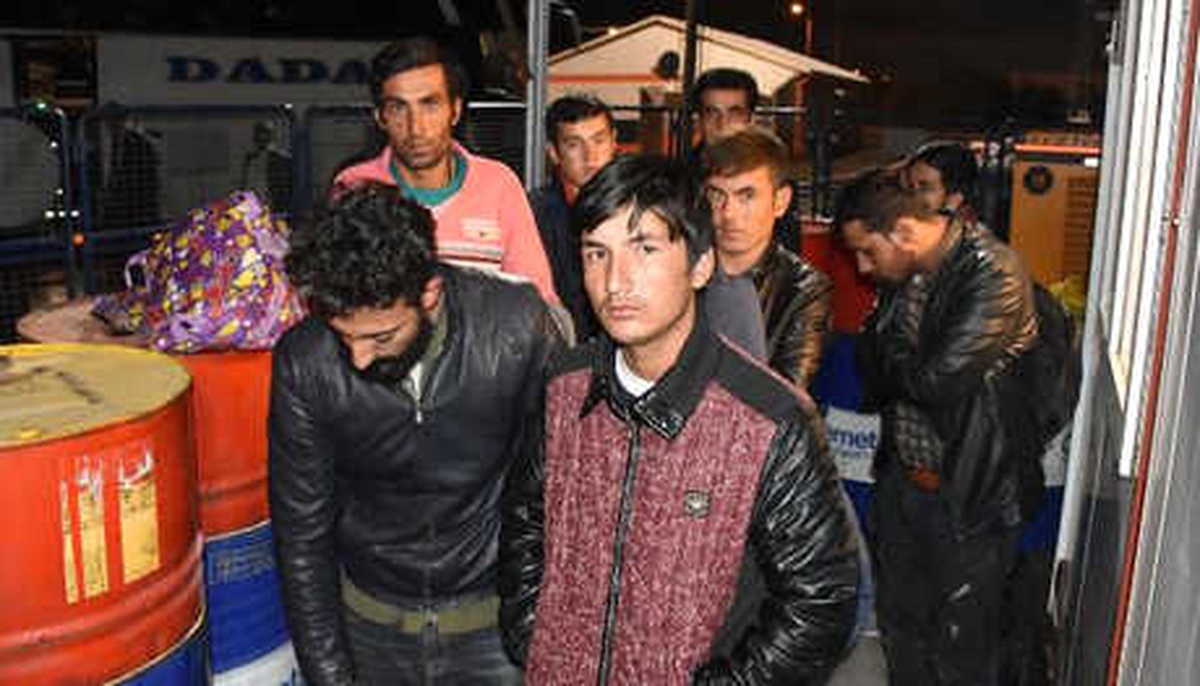 Sivas\'ta 17 Afgan Uyruklu Kaçak Göçmen Yakalandı