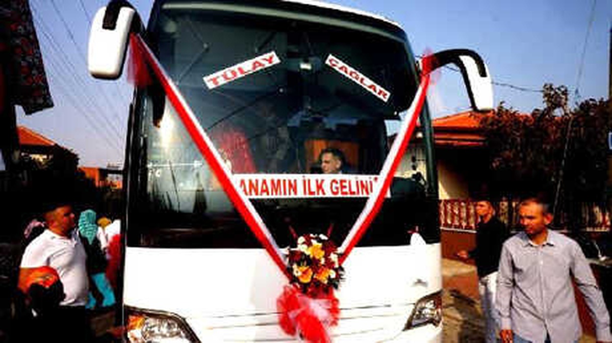 Şoför Damat Otobüsünü Gelin Arabası Yaptı