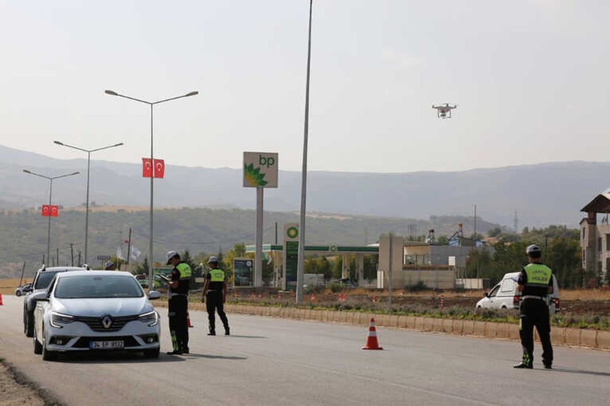 Tunceli\'de Polislerden "Dronlu" Uygulama