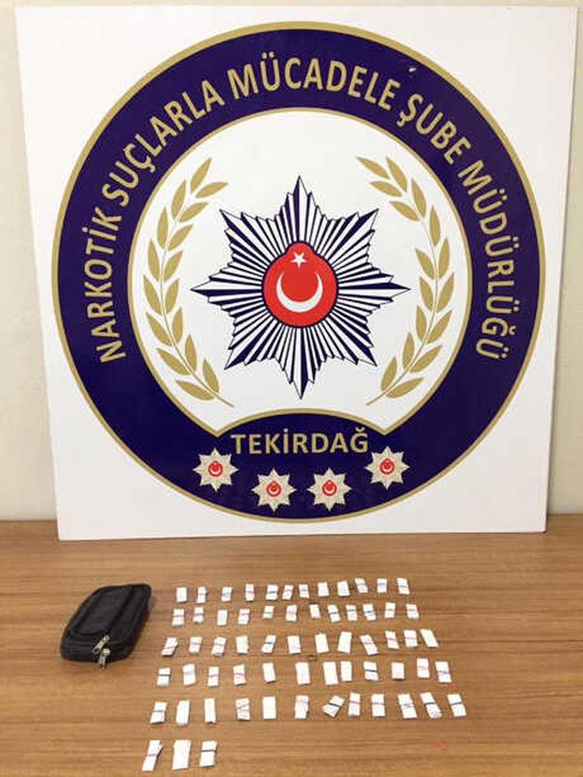 Uyuşturucuları İlaç Kutusu İçine Gizlemişler