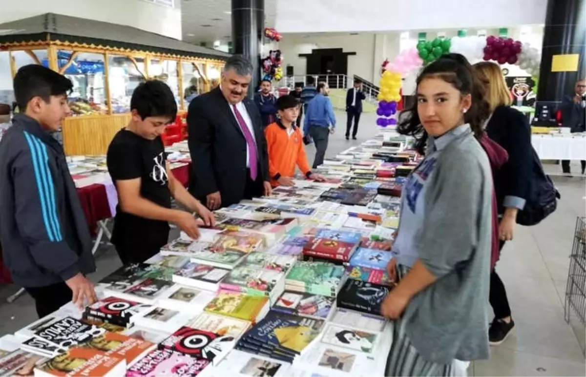 Ereğli\'de Kitap Fuarına Yoğun İlgi