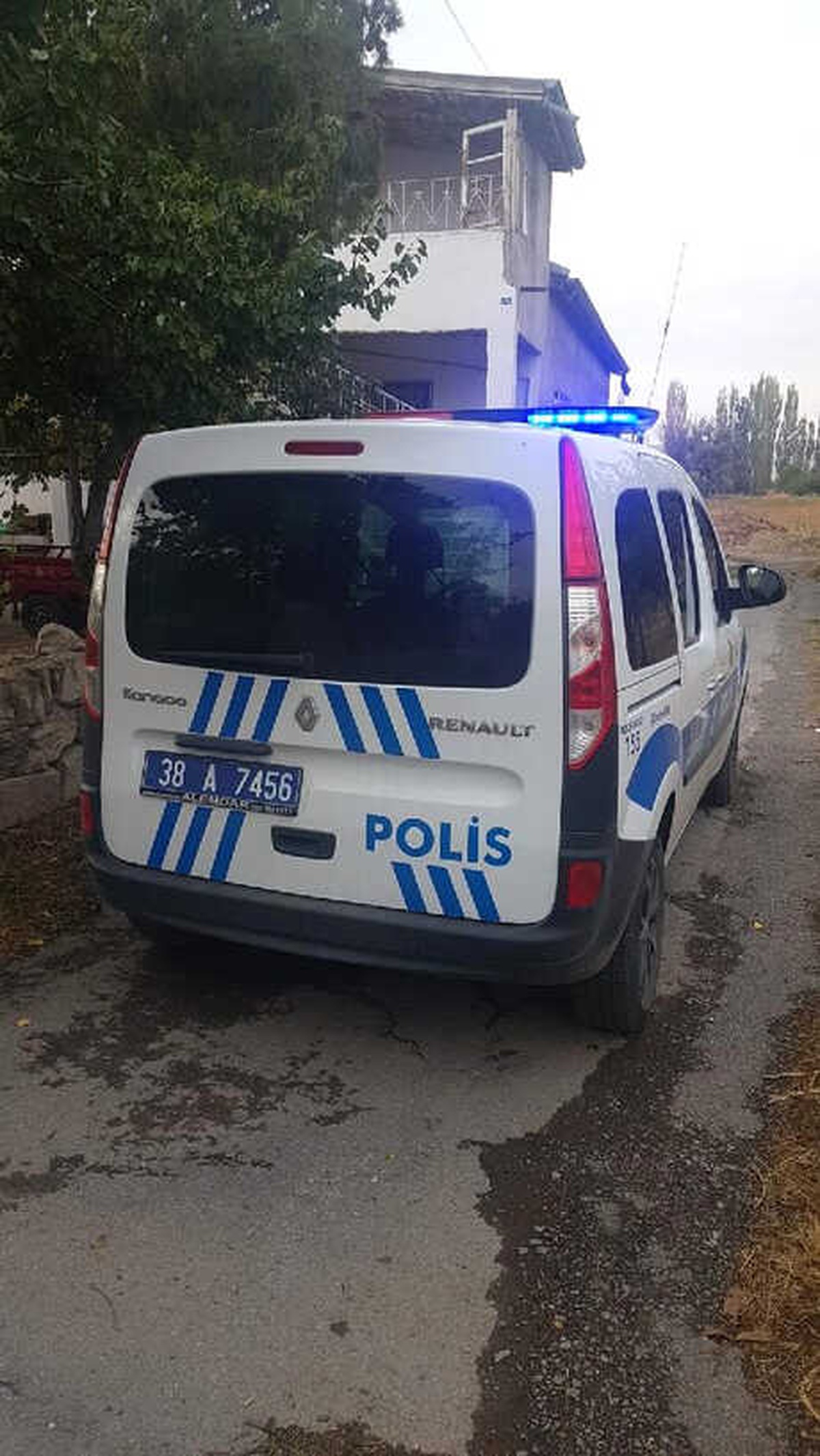 Eşini Öldüren Koca: Ayrılmakta Israr Edince Kendimden Geçtim