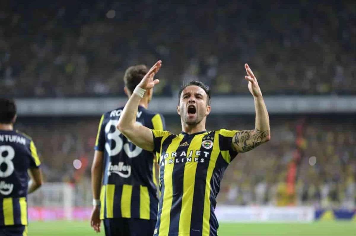 Fenerbahçe\'de Şans Bulamayan Mathieu Valbuena\'ya Fransa\'nın Lille Takımı Talip Oldu