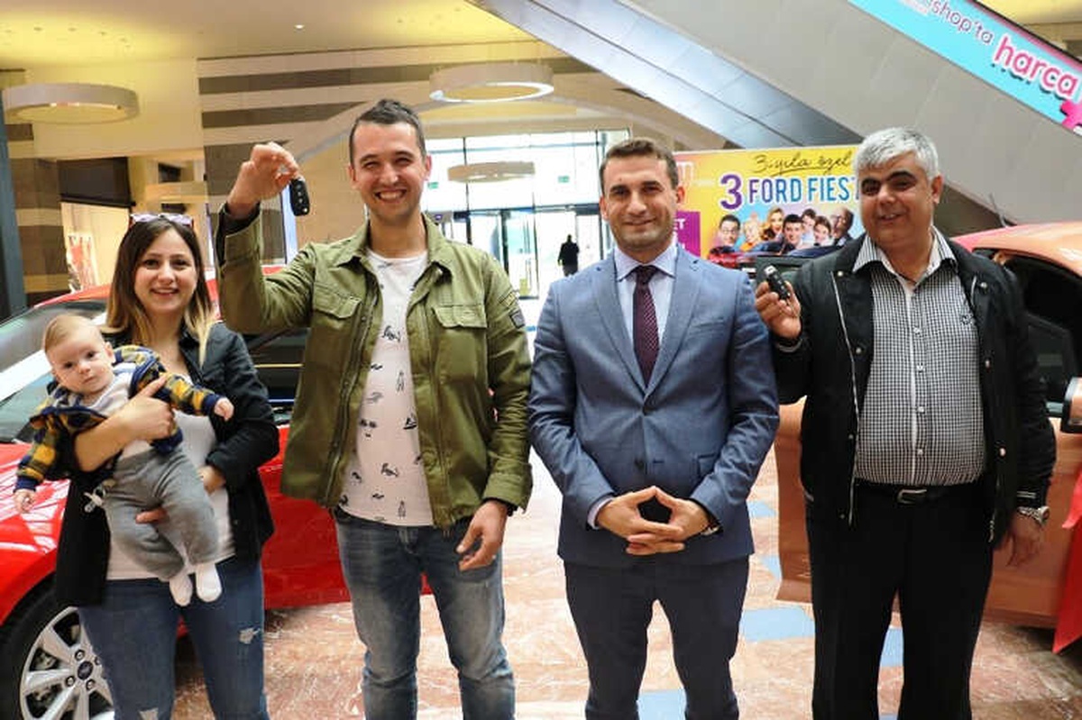 Forum Diyarbakır Talihlileri Otomobillerini Teslim Aldı