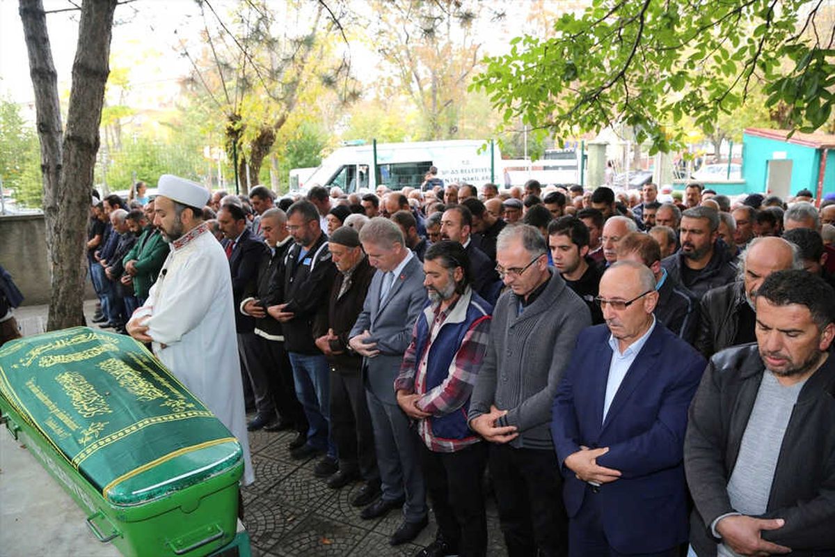 Gazeteci Tipiler, Son Yolculuğuna Uğurlandı