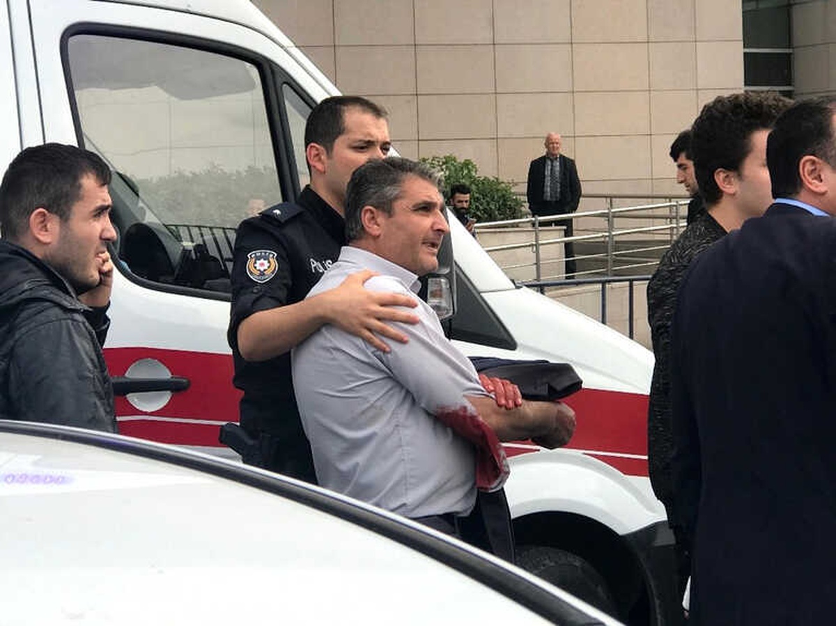 İstanbul Adliyesi Önünde Bıçaklı Kavga: 3 Yaralı