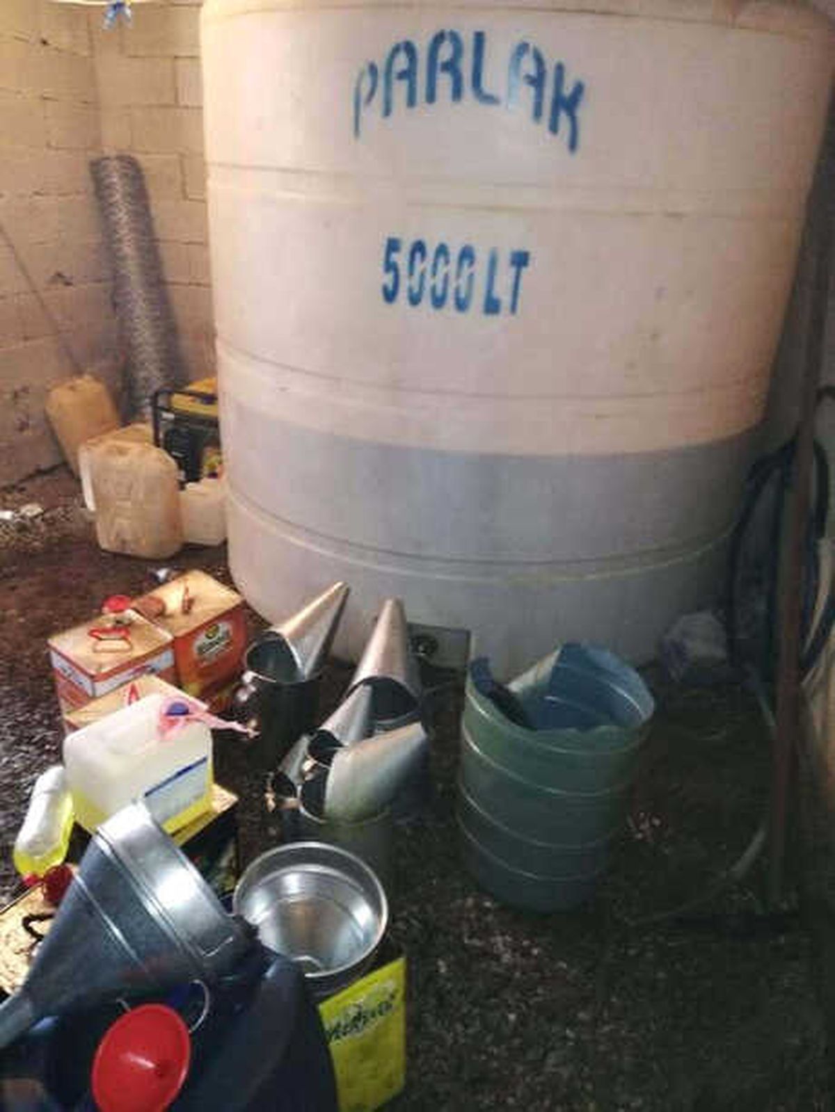 Siirt\'te Akaryakıt ve Sigara Operasyonu: 2 Gözaltı