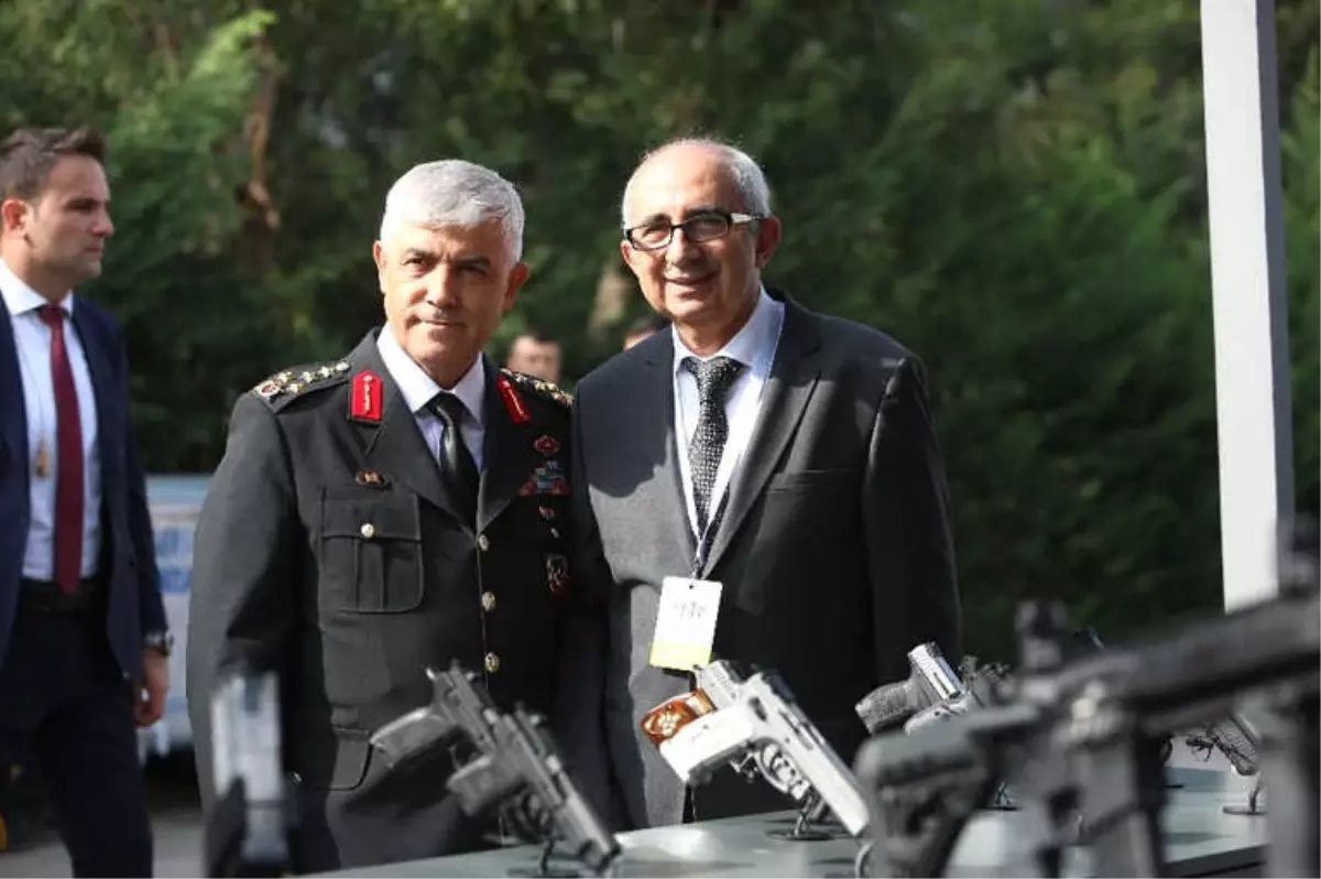 Silah ve Teçhizat Tanıtımına Yoğun İlgi