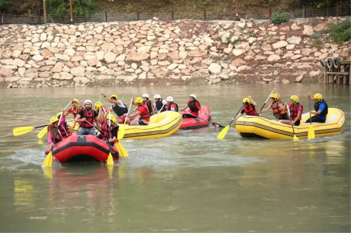 Türkiye\'nin İlk \'Rafting Eğitim Merkezi\' Tunceli\'de Açıldı