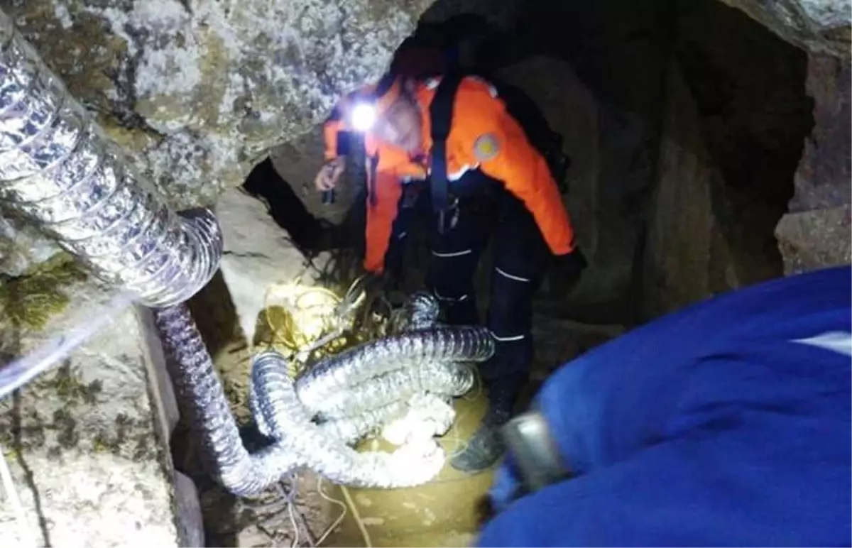 Kaçak Kazı Operasyonunda, Oksijen İçin Kuyuya Döşenen Borular Şaşkına Çevirdi