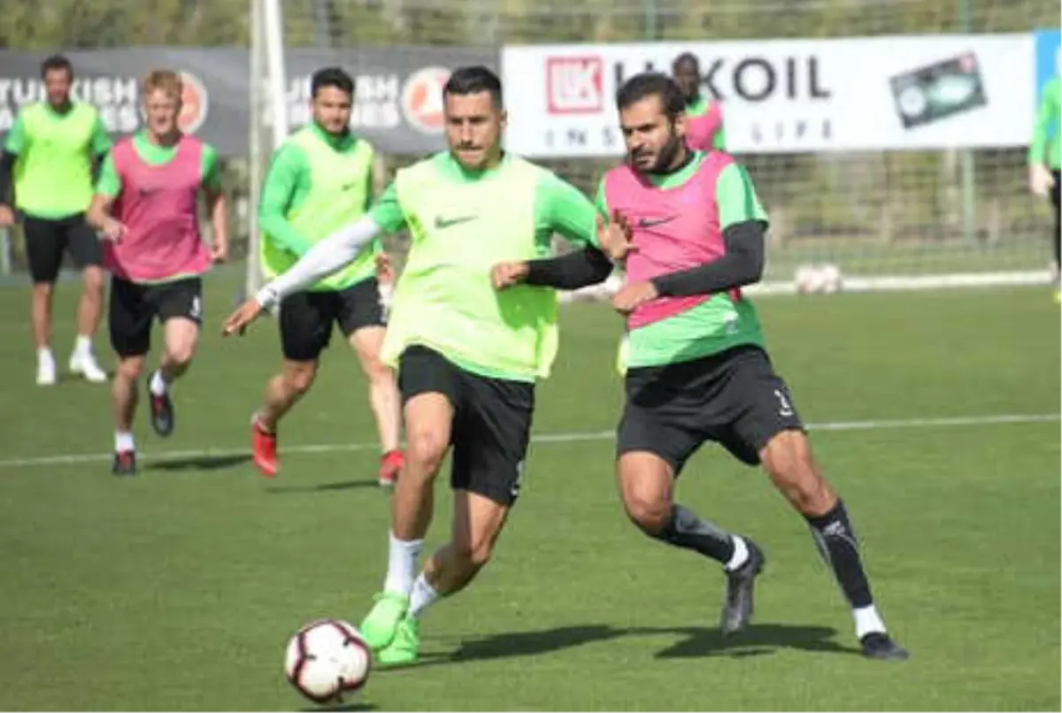 Atiker Konyaspor, Başakşehir Maçına Hazırlanıyor