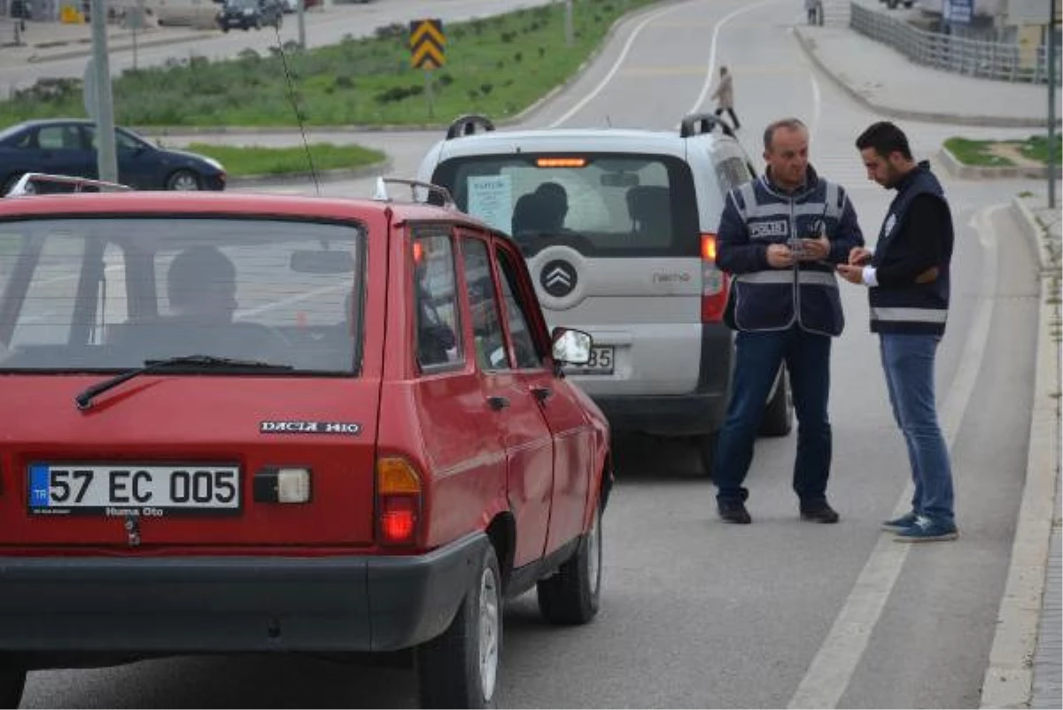 En Mutlu Kent\'te Trafik Sinyalizasyon Lambası Yok