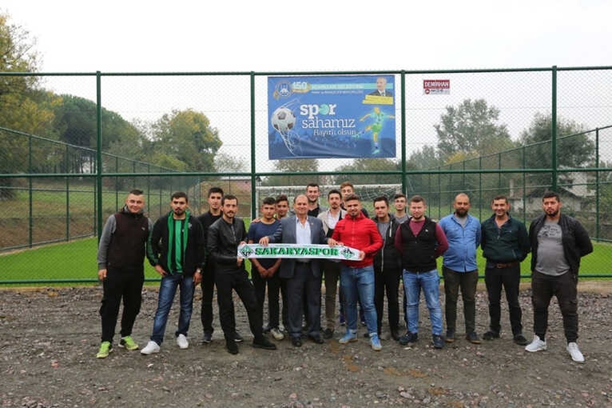 Güneşler ve Mahmudiye\'ye Futbol Sahası
