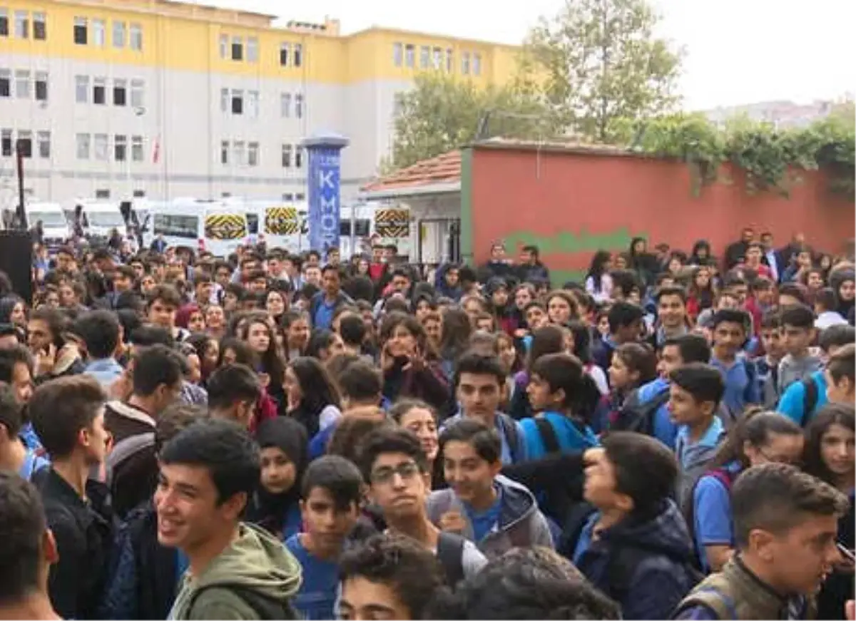 Okulda "Taciz" İddialarına Protesto