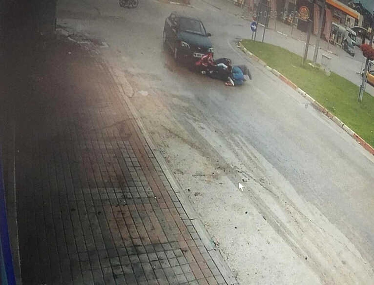 Otomobil ile Motosiklet Çarpıştı: 1 Yaralı