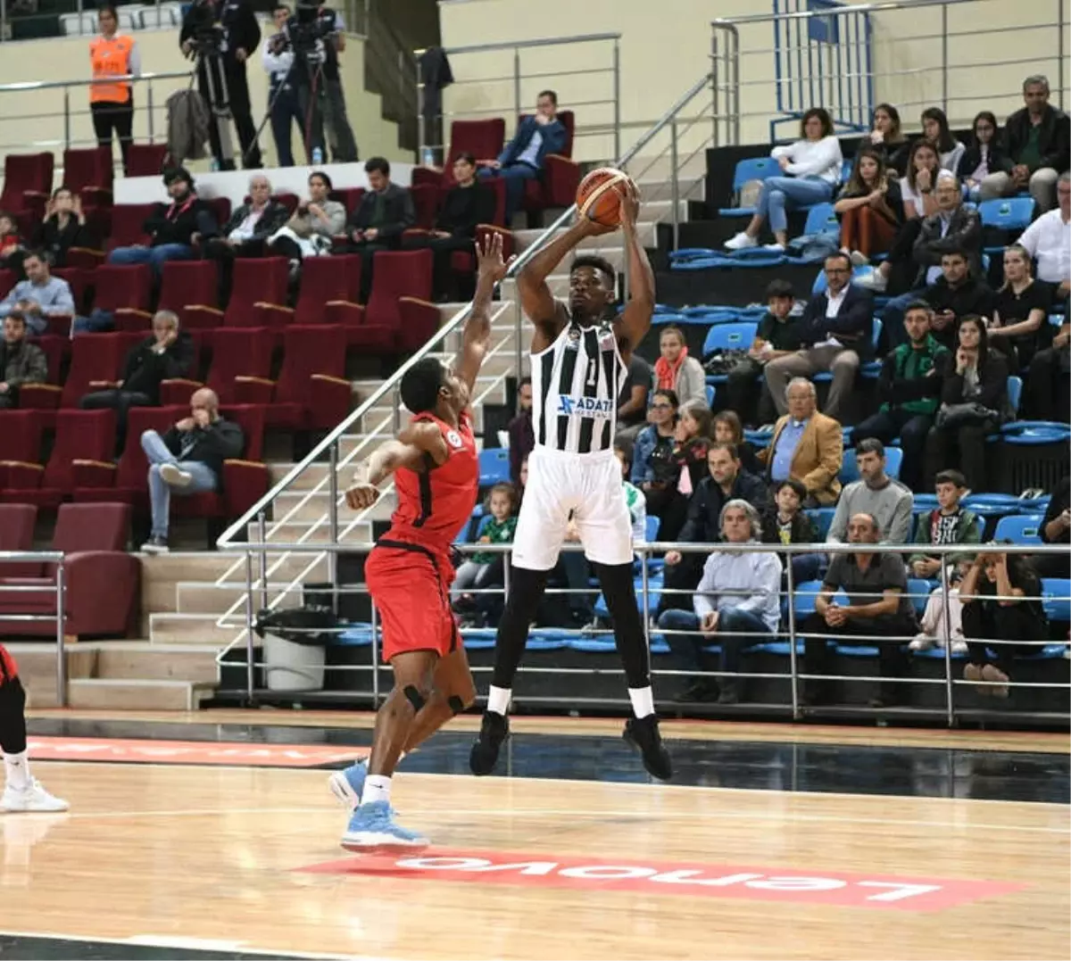 Sakarya Büyükşehir Basket Almanya\'dan Galibiyetle Dönmeyi Hedefliyor