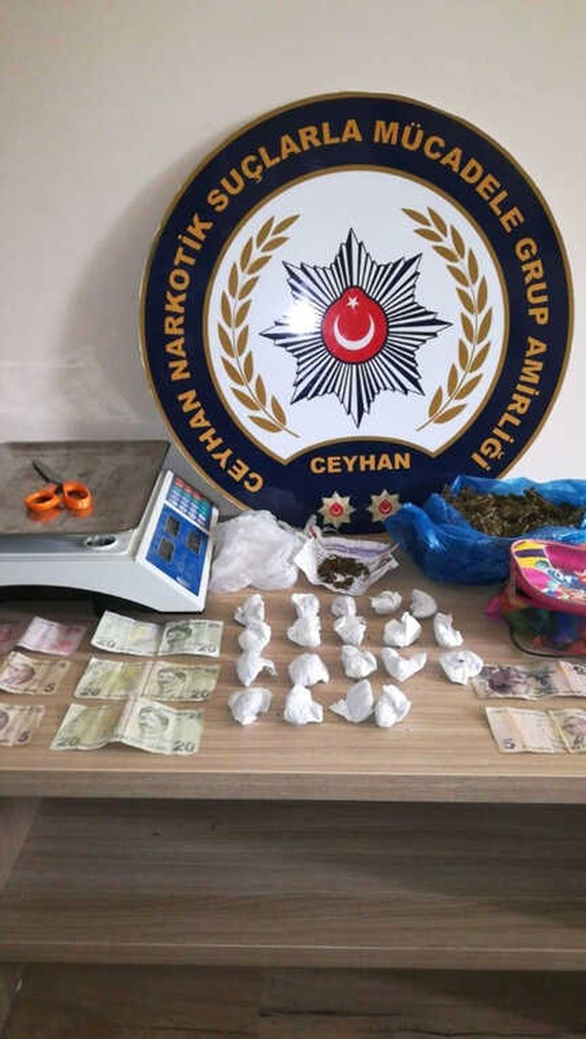 Adana\'da Uyuşturucu Operasyonu: 25 Gözaltı