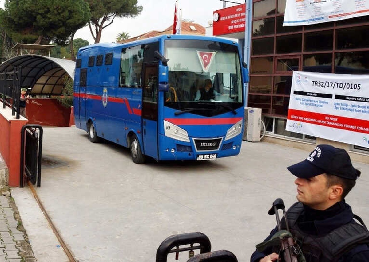 Aydın\'da Fetö Sanıklarına Ceza Yağdı: 8 Sanığa 51 Yıl 48 Ay 10 Gün Ceza Verildi