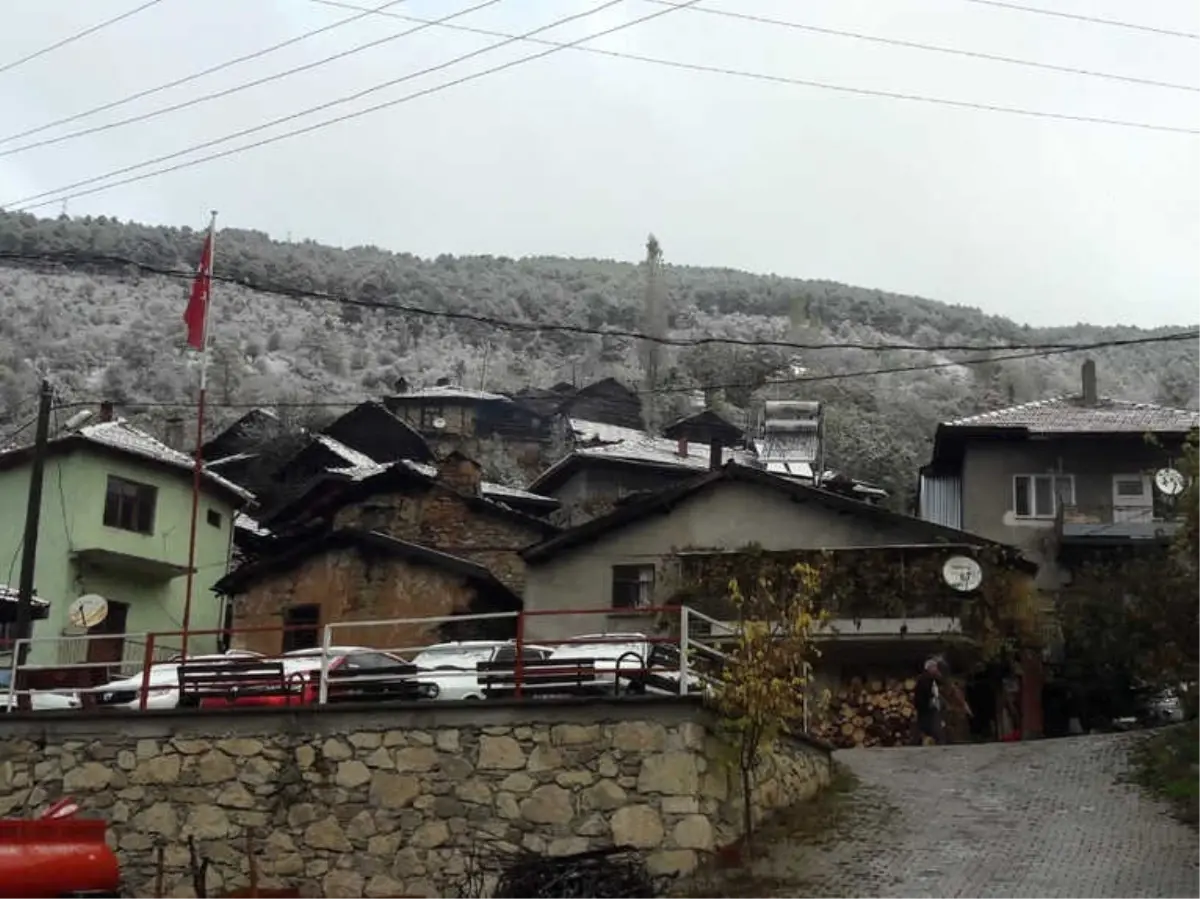 Balıkesir\'in Doğusunda Kar, Batısında Güneşli Hava Keyfi