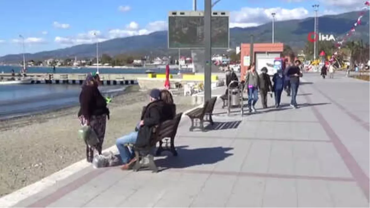 Balıkesir\'in Doğusunda Kar, Batısında Güneşli Hava Keyfi