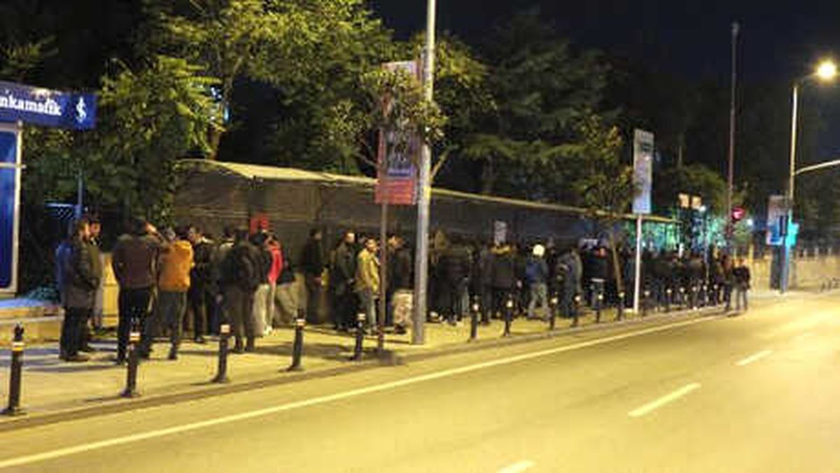 Bedelli Kuyruğu Gece de Devam Etti