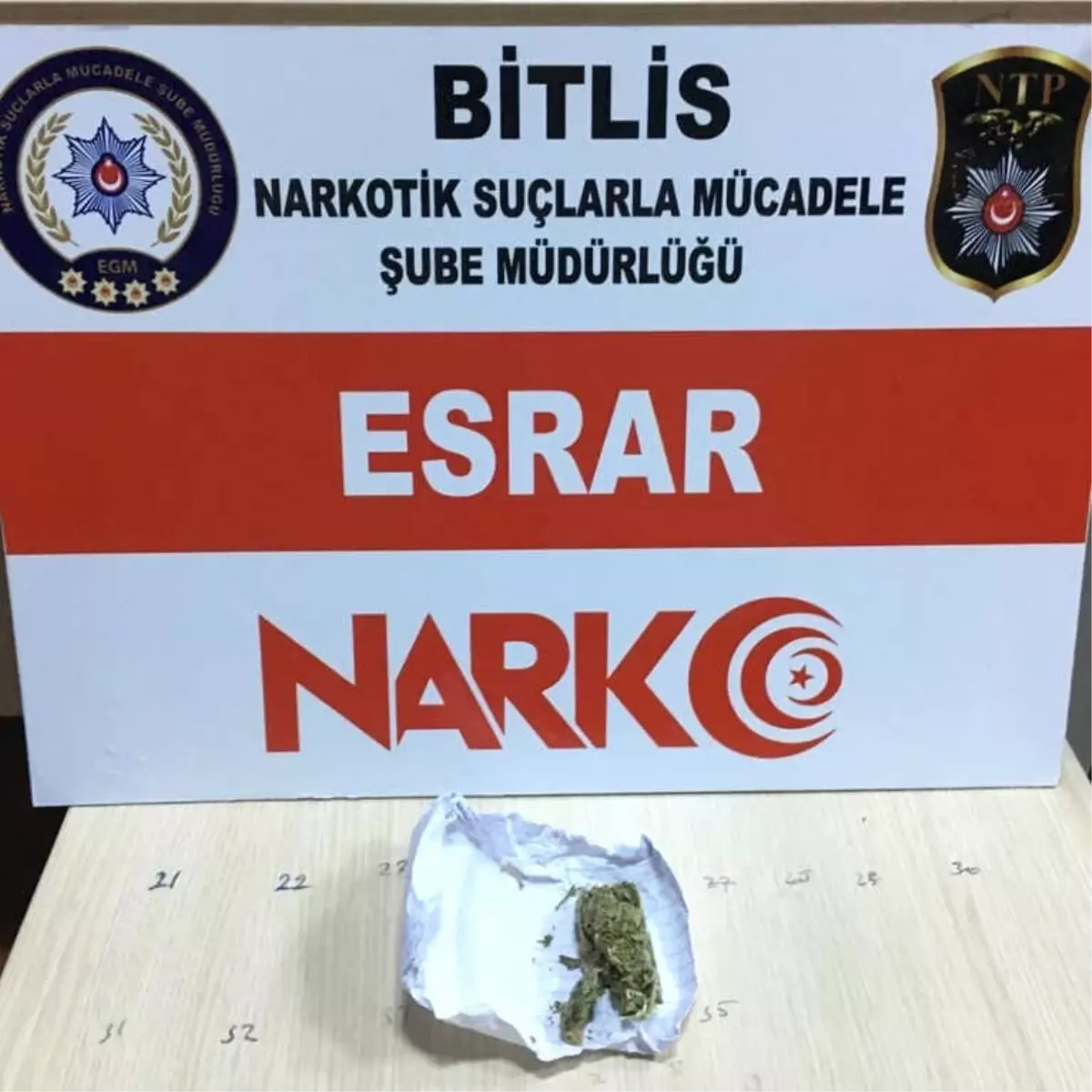 Bitlis\'te 6 Gram Esrar Ele Geçirildi