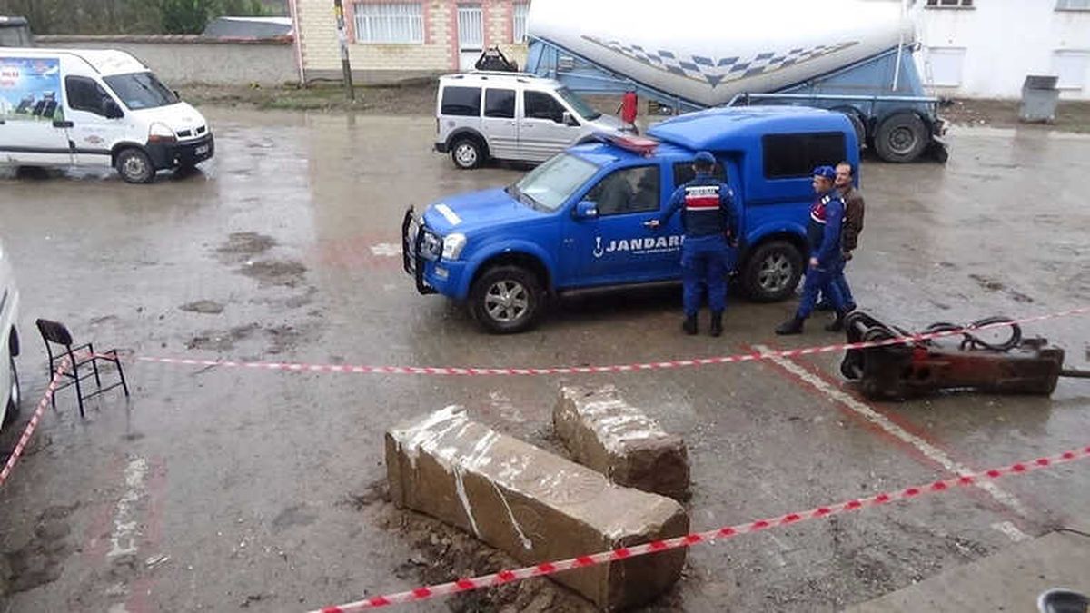 Emet\'te Tarih Bulundu