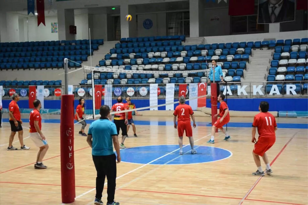 Hakkari\'de Voleybol Turnuvası Sona Erdi