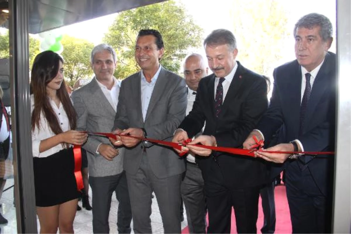 İklimsa\'nın Yeni Konsept Showroomu İzmir\'de Açıldı